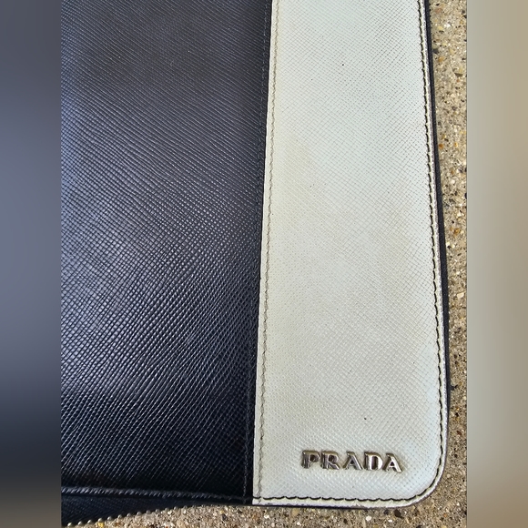 Prada Saffiano Long Zip around travel Wallet - Picture 2 of 16